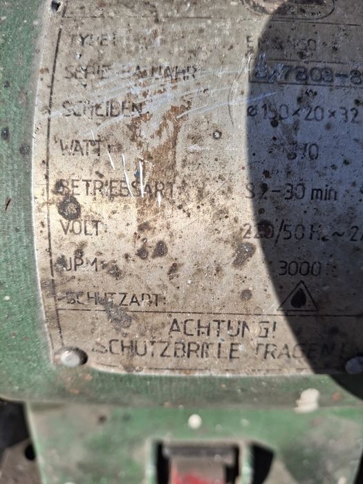 Szlifierka stołowa z stojakiem.