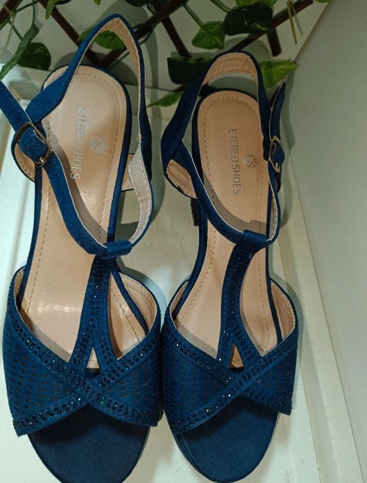 Sapatos de salto