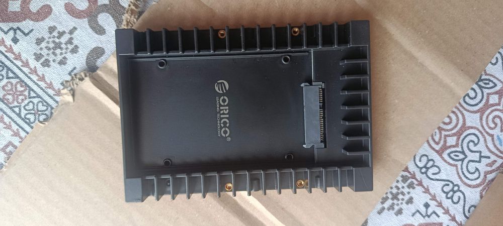 Адаптер-кишеня,фрейм, рамка SSD SATA 2,5 для мережевого сховища