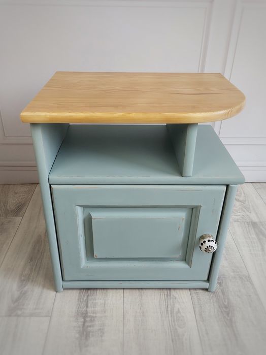 Drewniana niebieska błękitna szafka nocna