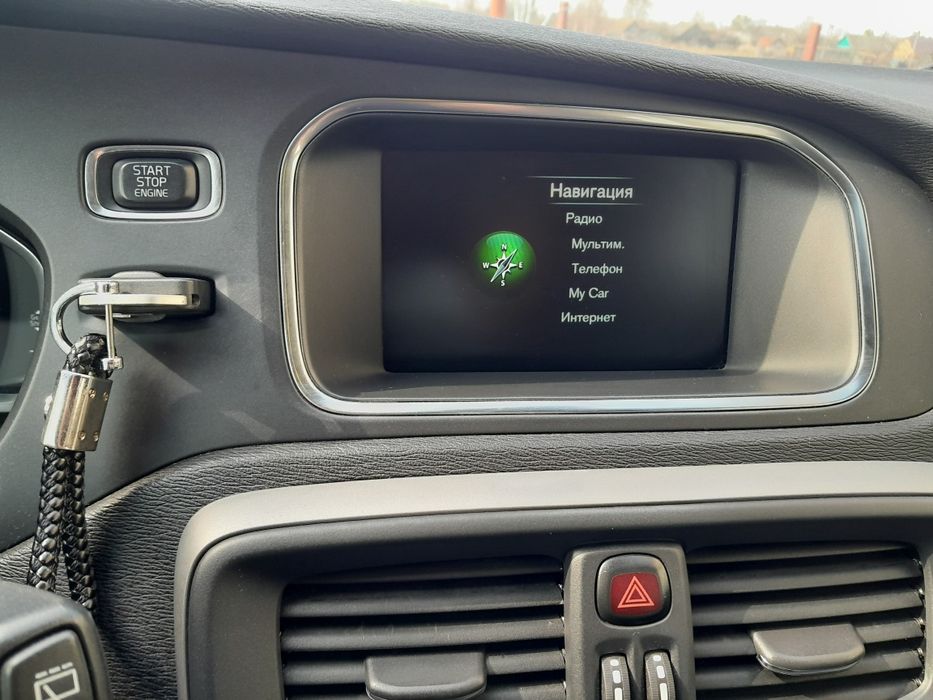 Volvo v40 кроскантрі