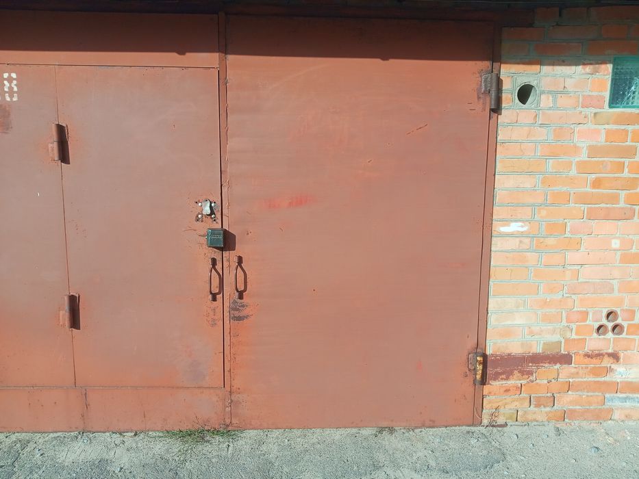 Гараж в кооперативе Світанок Рассвет рядом с проходной