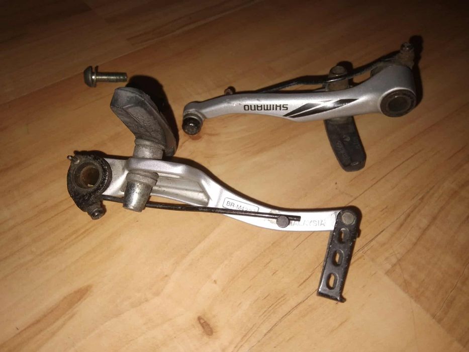 Dwie rowerowe szczęki hamulcowe Shimano BR-M422.