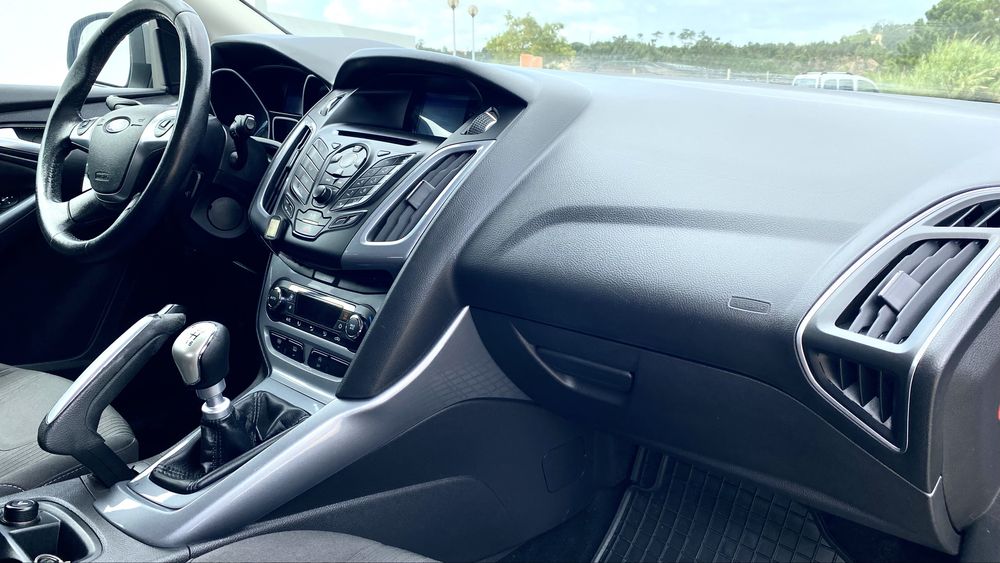 Ford Focus SW — fotografia 9