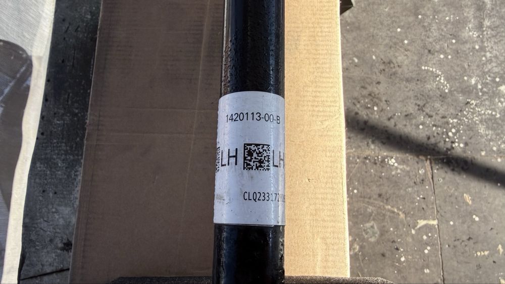 Напіввісь, полуось Tesla X/S, plaid 2021-2026 років