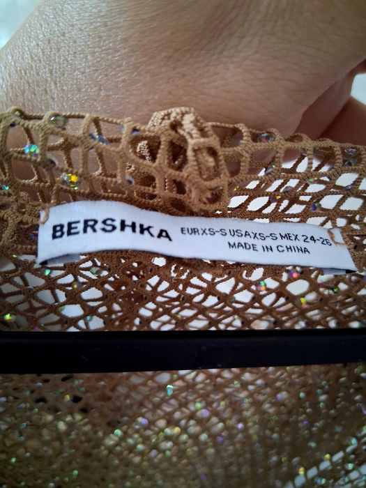 Vestido Bershka,com biquínis.