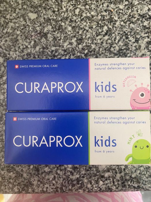 2 Pasta dos dentes Curaprox + 6 anos - Cada uma 6 euros
