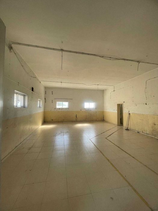 Aluga-se armazém em Mesão Frio, Guimarães (150m2)