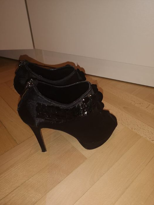 Szpilki piękne lux eleganckie i oryginalne