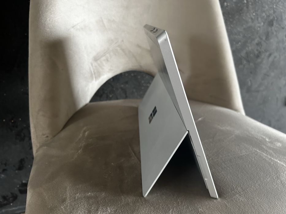 Microsoft Surface 3 Model: 1645 128GB Srebrny 4GB Ram win10 uszk dotyk