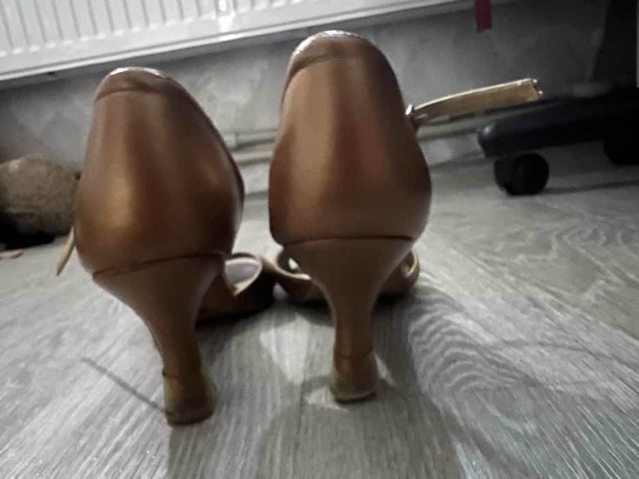 туфлі для бальних танців латина