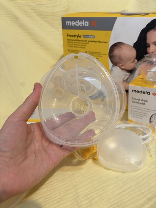Електронний двофазний молоковідсмоктувач  Medela Freestyle Hands-Free