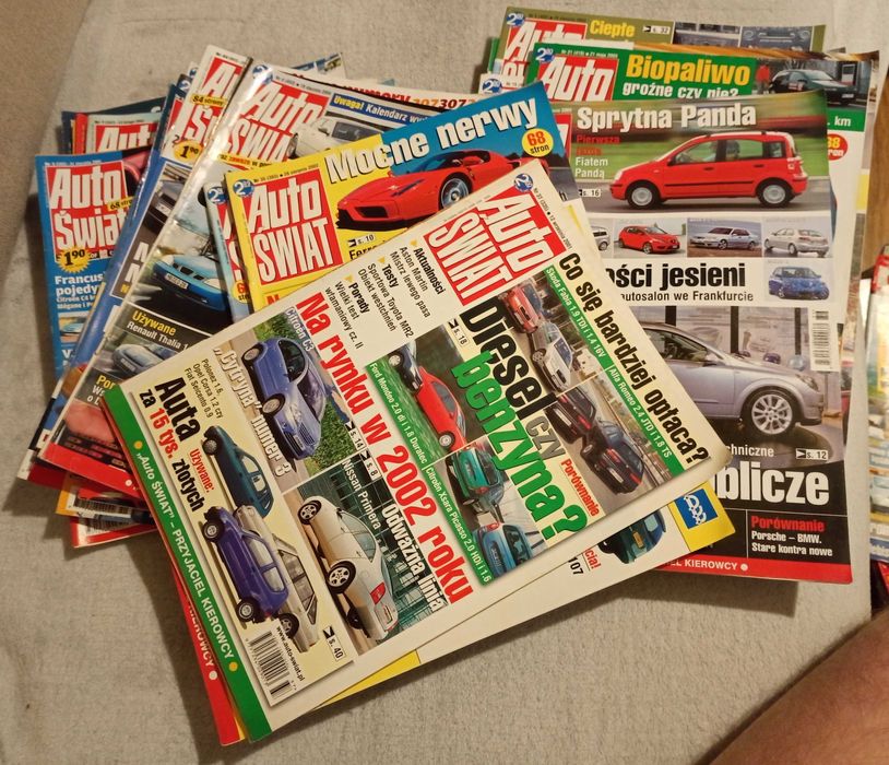 Auto Świat 39 czasopism (42 numery) (2001-05)