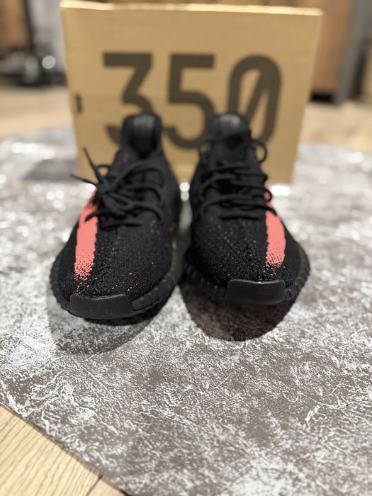 Yeezy Boost 350V2 czarno czarwona