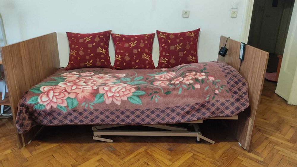 Медичне ліжко з електоприводом