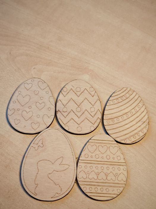Pisanki Drewniane Grawerowane – Komplet 5 sztuk