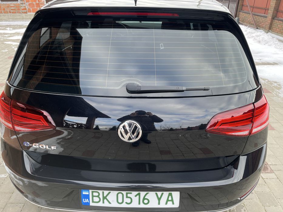 Volkswagen E-golf 35.8кВ