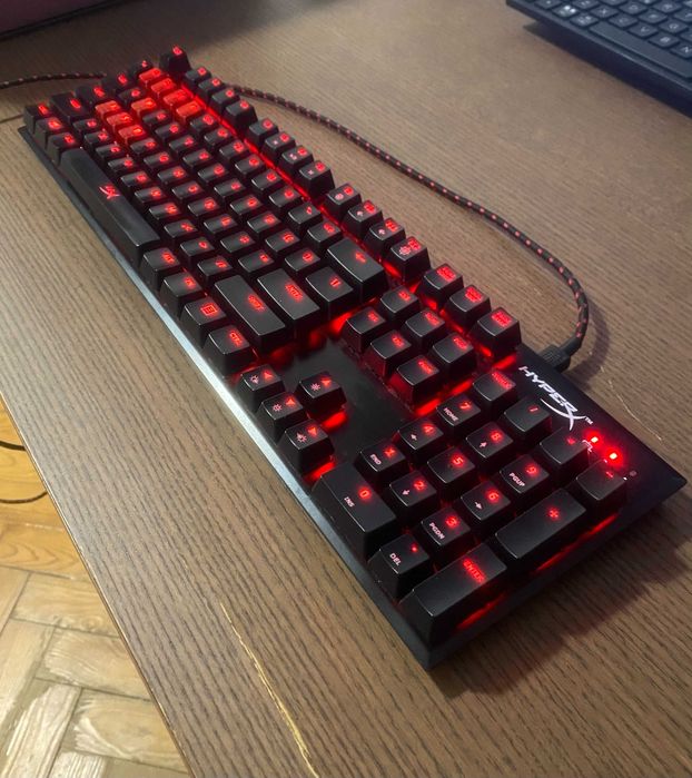 Pack Benq Zowie EC2-B + Teclado HyperX Alloy FPS