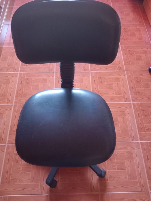 Vendo  cadeira secretária