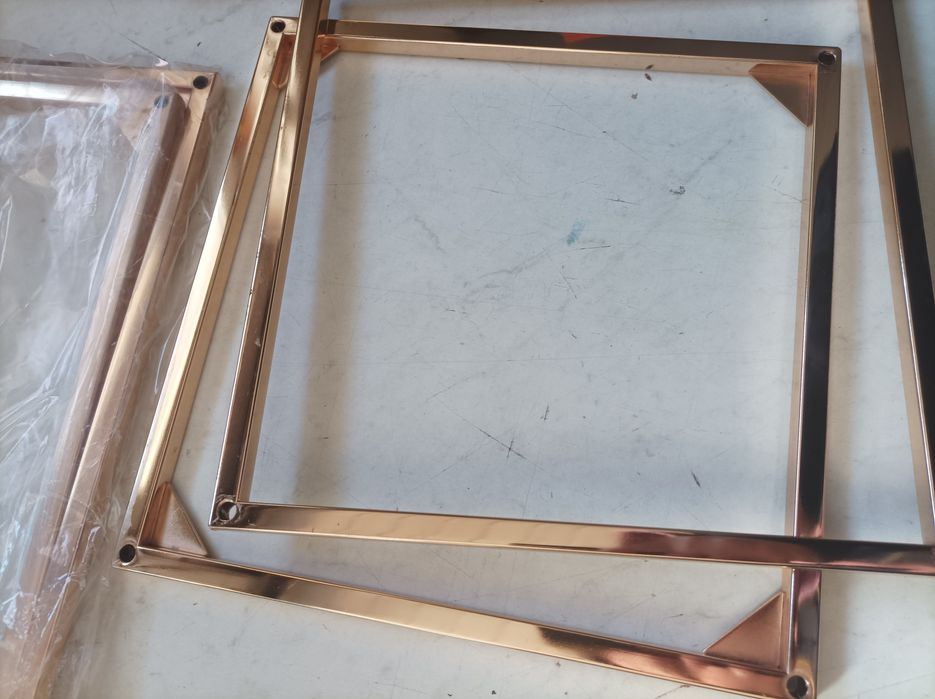 3 sztuki postumentow, kwietników