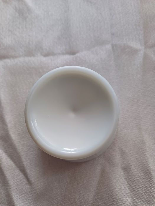 Pucharek lattimo Medaliony