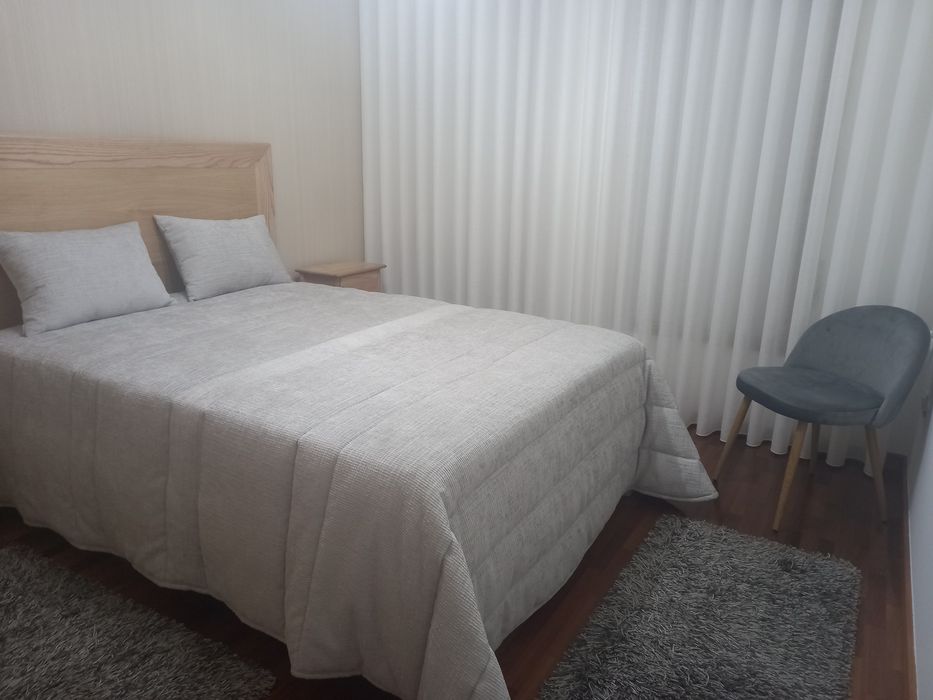Mobilia de quarto de casal nova (completa)