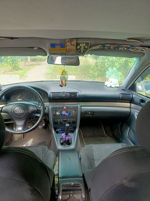 Продаєця автомобіль ауді А4 б5   2.5 тді