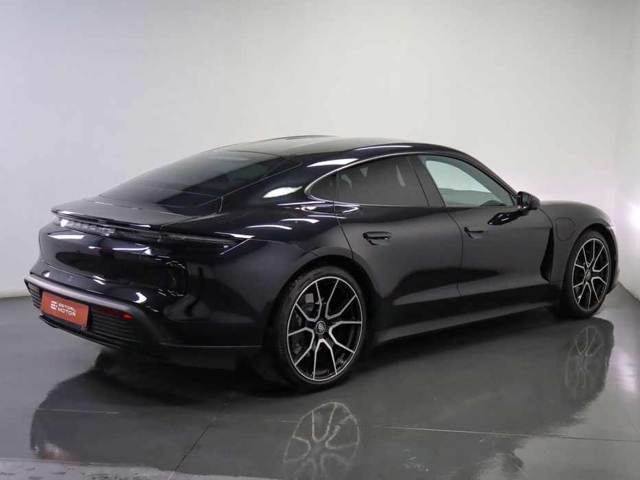 Porsche Taycan Standard