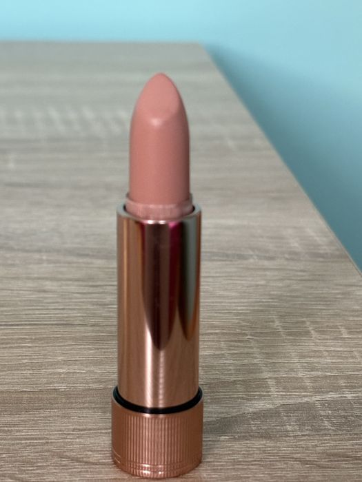 Pomadka Anastasia Beverly Hills