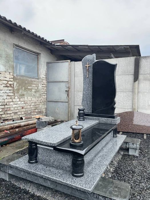Гранітні Пам'ятники. Виготовлення Памятників. Встановлення памятників. Граніт. Покостівка. Габро