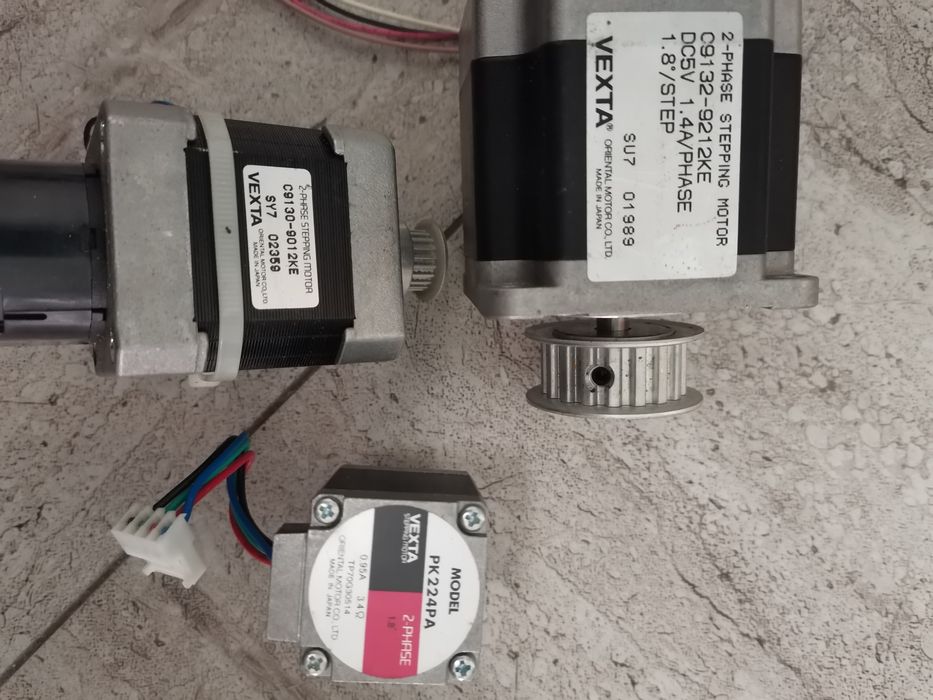 Шаговый двигатель Vexta