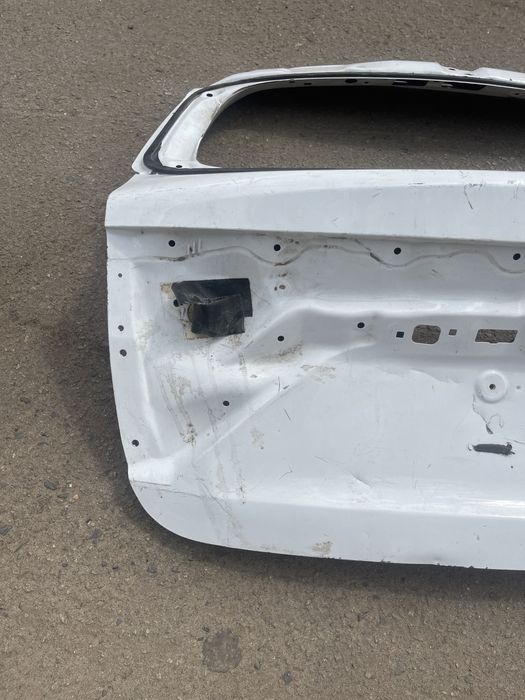 Ляда крышка багажника Toyota Avensis T29 тойота авенсис Т29