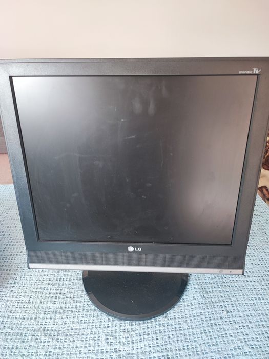 Monitor Flatron bardzo mało używany