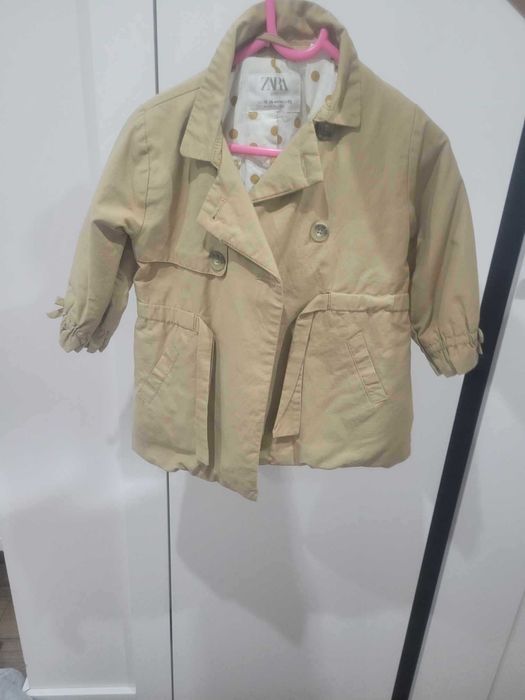 Płaszcz Zara rozmiar 92 beżowy płaszczyk dla dziewczynki