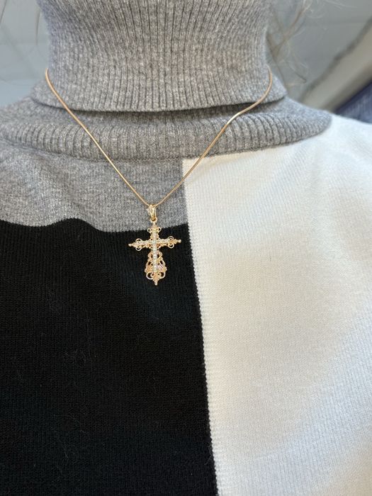 Золотой крестик с бриллиантами