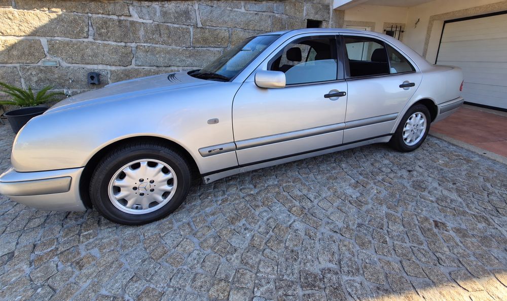Mercedes E220 Diesel  1996