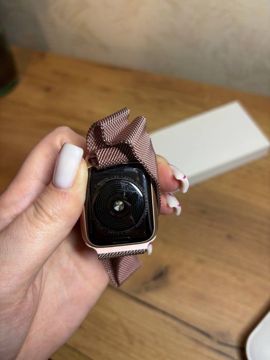 Apple watch Watch SE 40 mm акб 99% гарний  стан