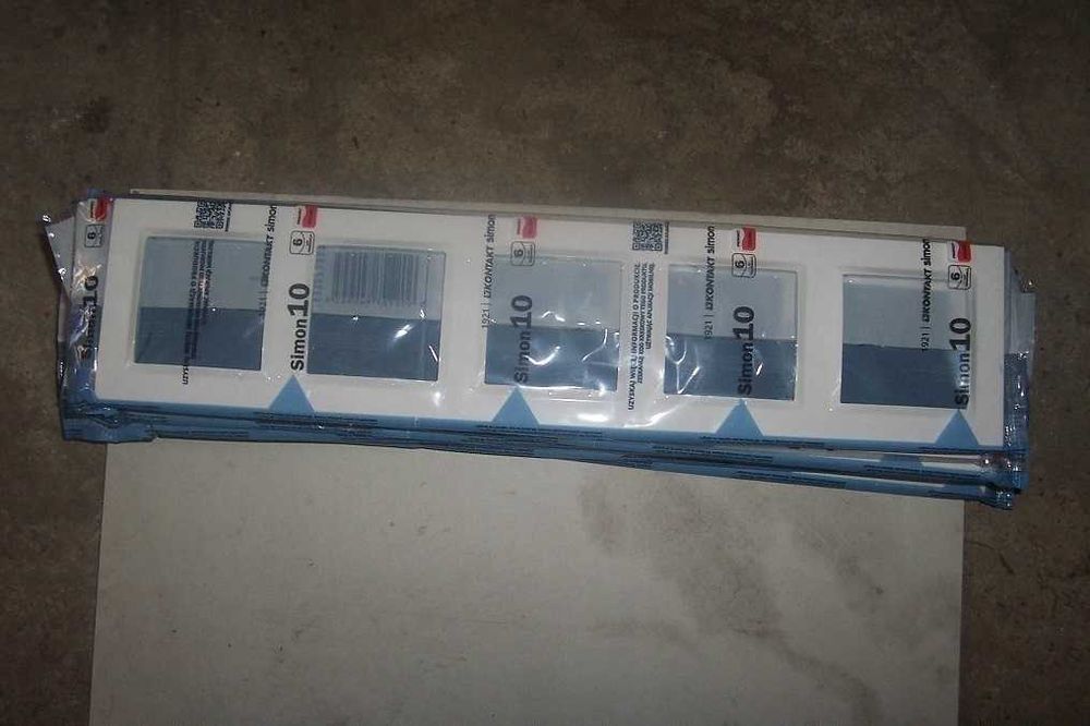 Ramki do gniazdek i włączników elektrycznych SIMON 10