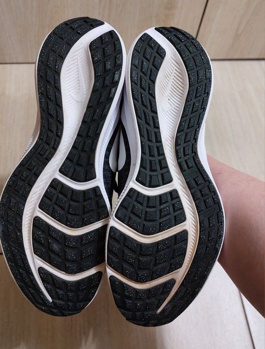 Buty sportowe czarne Nike, rozmiar 37,5 wiazane