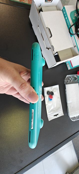 Продам Nintendo switch lite
