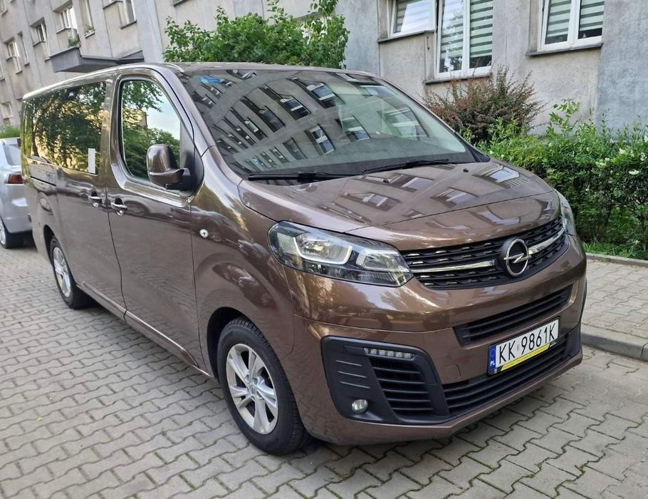 Bus 9 osobowy - Podróżuj razem wygodnie i bezpiecznie. Wynajmij mnie.