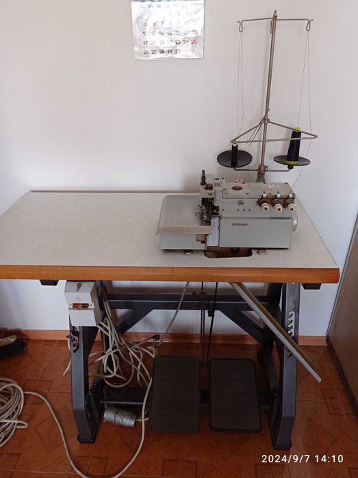 Overlock textima niemiecki trzynitkowy