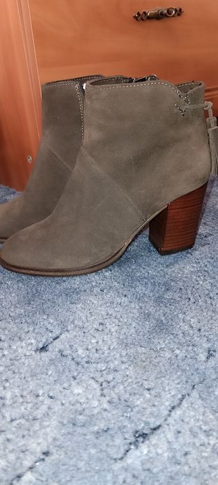 Ботинки ботільони ботильоны 35-36  розмір черевички черевики замшеві