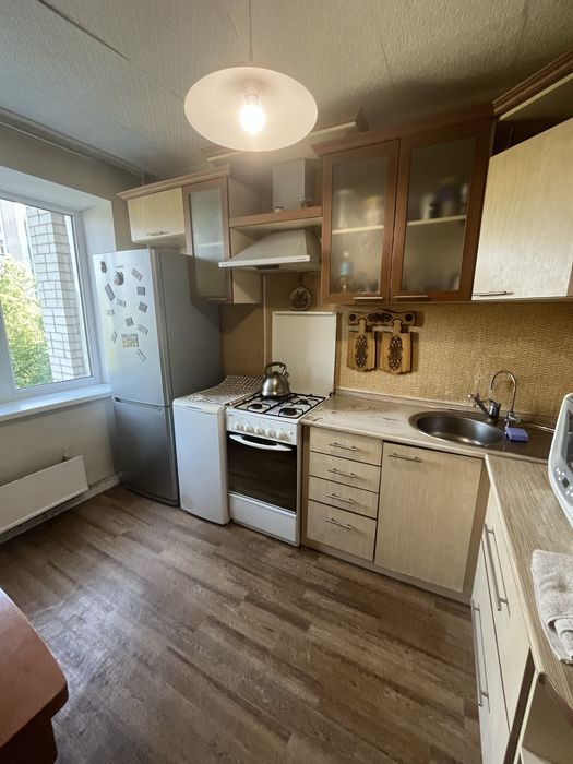 Продам 4-х кімнатну квартив , 80м2 в цегляному будинку по пр-т Миру