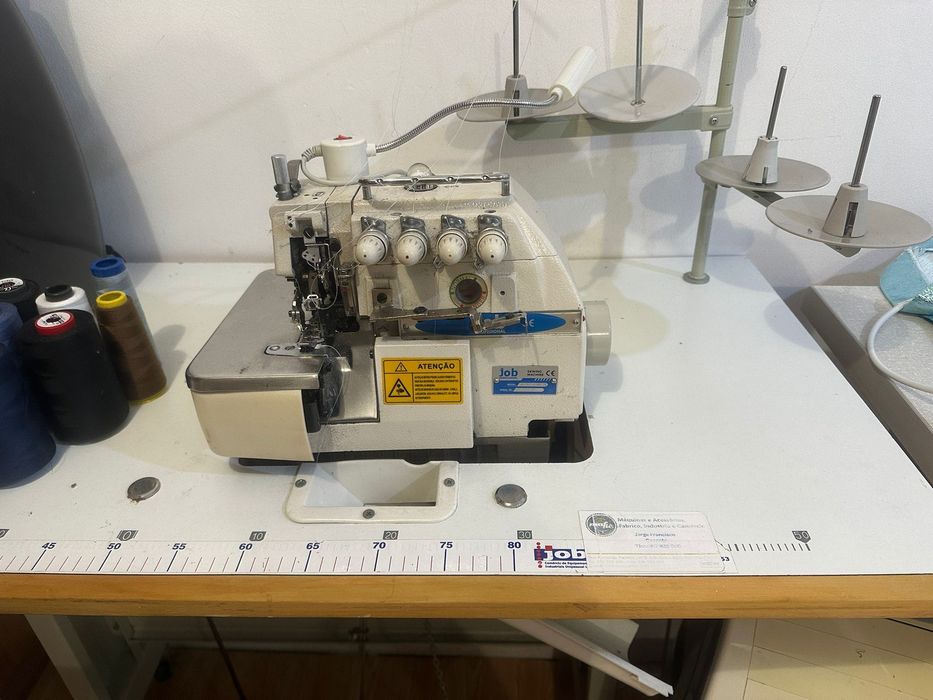 Máquina costura industrial