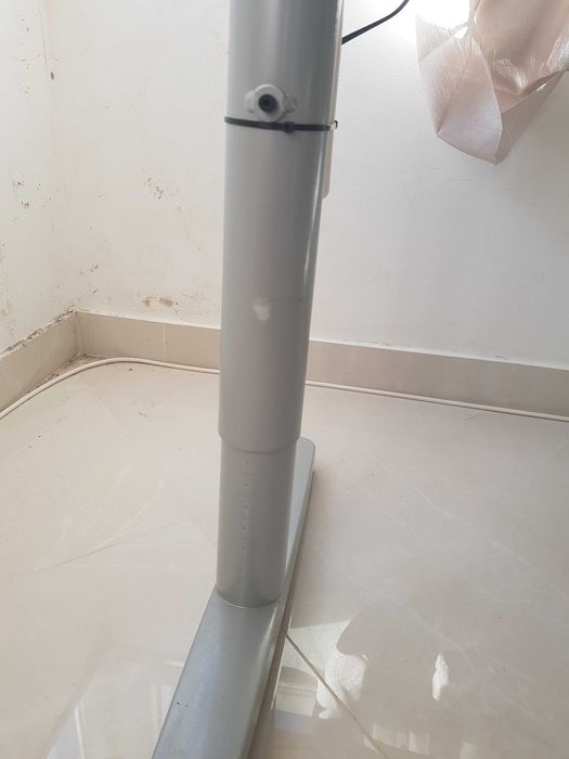 Secretária Ikea regulável