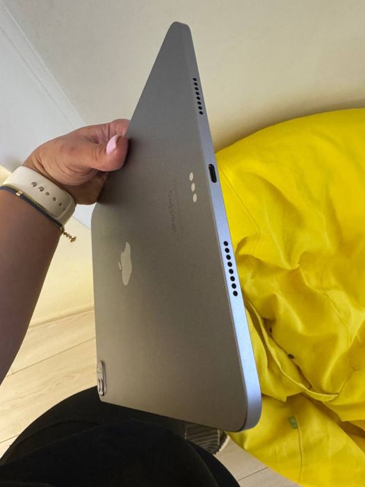 iPad Pro 11 (4-gen) 256gb, m2, идеал, комплект