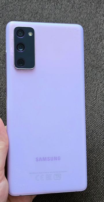 Телефон SAMSUNG S20 FE
