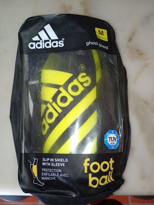 Caneleiras Adidas