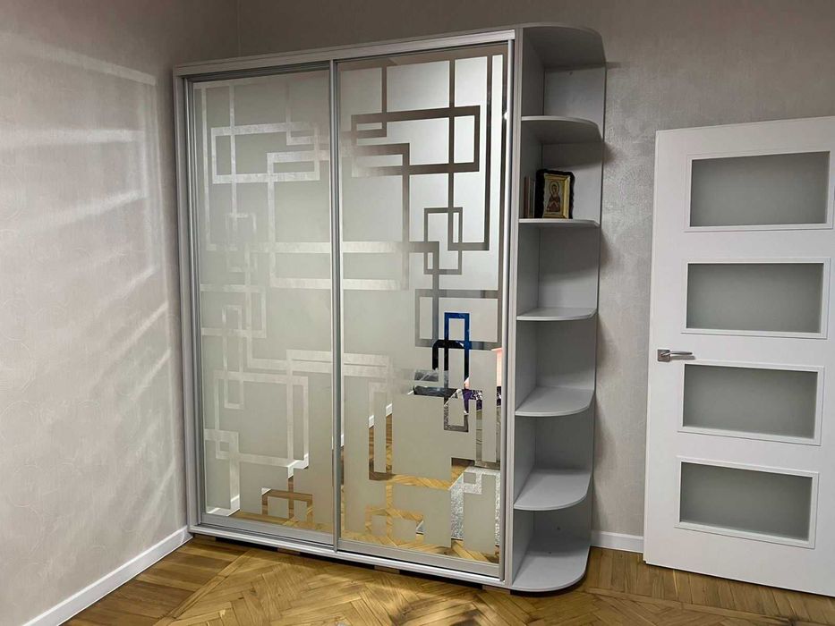 Шафи купе різного розміру і фасадів. Фабричні. Шкафы купе